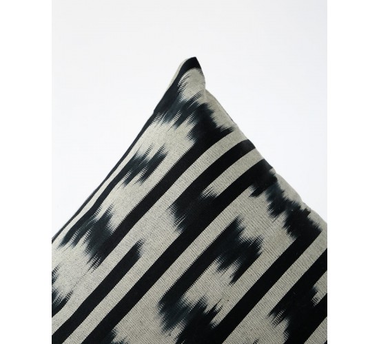 Διακοσμητική Μαξιλαροθήκη Αργαλειού Boho Ikat 35x60cm Μαύρο