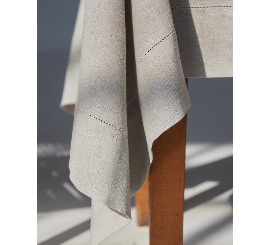 Μονόχρωμο Τραπεζομάντηλο με Αζούρ & Γαλλική Γωνία Amadora 16 ατόμων (150x350cm) Γκρι